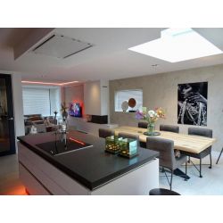 Totaal gerenoveerde hoekwoning Volendam